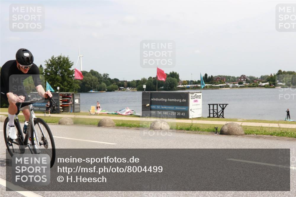 21.06.2025 - 27. Vierlanden-Triathlon H.Heesch http://msf.ph/oto/8004499 15.06.2025 11:55:13 Radfahren 799, 970 meine-sportfotos.de