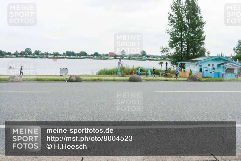 21.06.2025 - 27. Vierlanden-Triathlon H.Heesch http://msf.ph/oto/8004523 15.06.2025 12:59:39 Radfahren 1137 meine-sportfotos.de