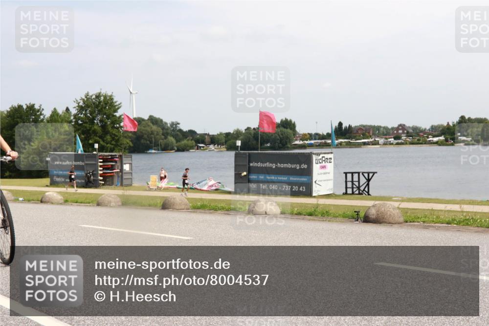 21.06.2025 - 27. Vierlanden-Triathlon H.Heesch http://msf.ph/oto/8004537 15.06.2025 11:55:17 Radfahren 203, 780, 799, 970 meine-sportfotos.de