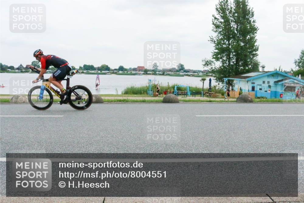 21.06.2025 - 27. Vierlanden-Triathlon H.Heesch http://msf.ph/oto/8004551 15.06.2025 12:59:50 Radfahren 1126, 1138, 1154, 1157 meine-sportfotos.de