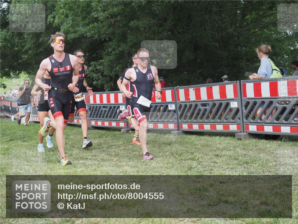 21.06.2025 - 27. Vierlanden-Triathlon KatJ http://msf.ph/oto/8004555 15.06.2025 12:57:56 Ziel 712, 1019, 1020, 1022, 1023 meine-sportfotos.de