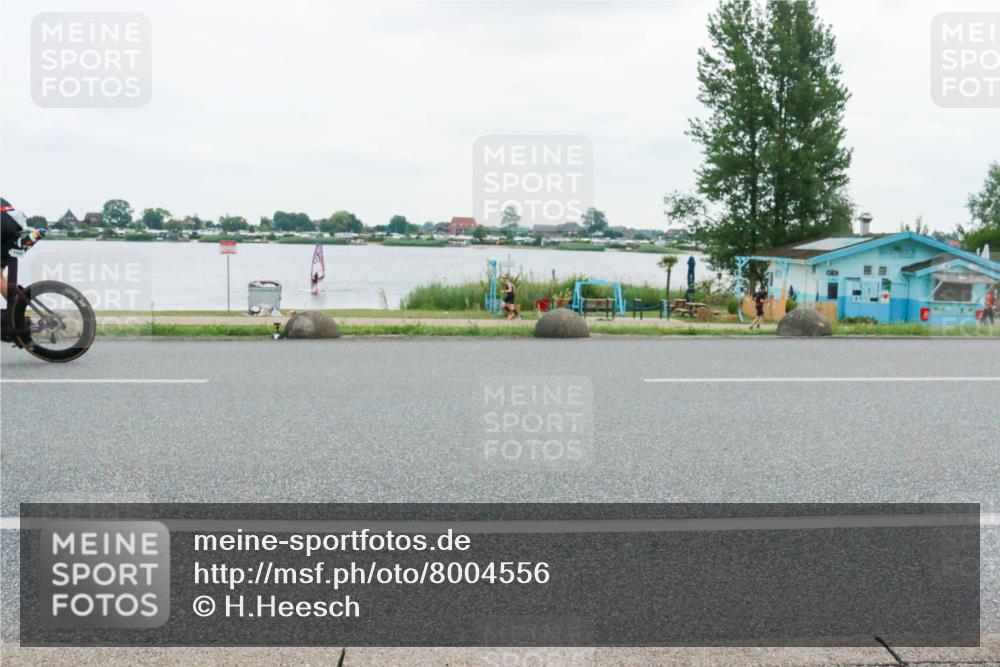 21.06.2025 - 27. Vierlanden-Triathlon H.Heesch http://msf.ph/oto/8004556 15.06.2025 12:59:50 Radfahren 1126, 1138, 1154, 1157 meine-sportfotos.de