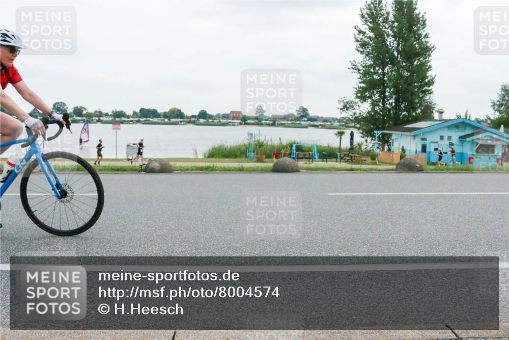21.06.2025 - 27. Vierlanden-Triathlon H.Heesch http://msf.ph/oto/8004574 15.06.2025 12:59:58 Radfahren 973, 1143 meine-sportfotos.de
