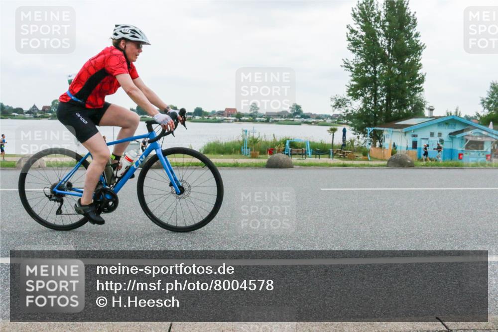 21.06.2025 - 27. Vierlanden-Triathlon H.Heesch http://msf.ph/oto/8004578 15.06.2025 12:59:58 Radfahren 973, 1143 meine-sportfotos.de