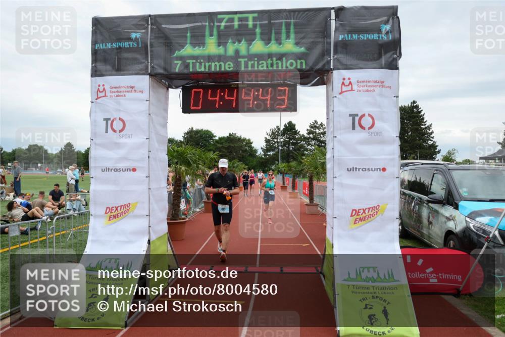15.06.2025 - 7 Türme Triathlon Michael Strokosch http://msf.ph/oto/8004580 15.06.2025 14:44:42 Ziel 454, 579, 581 meine-sportfotos.de