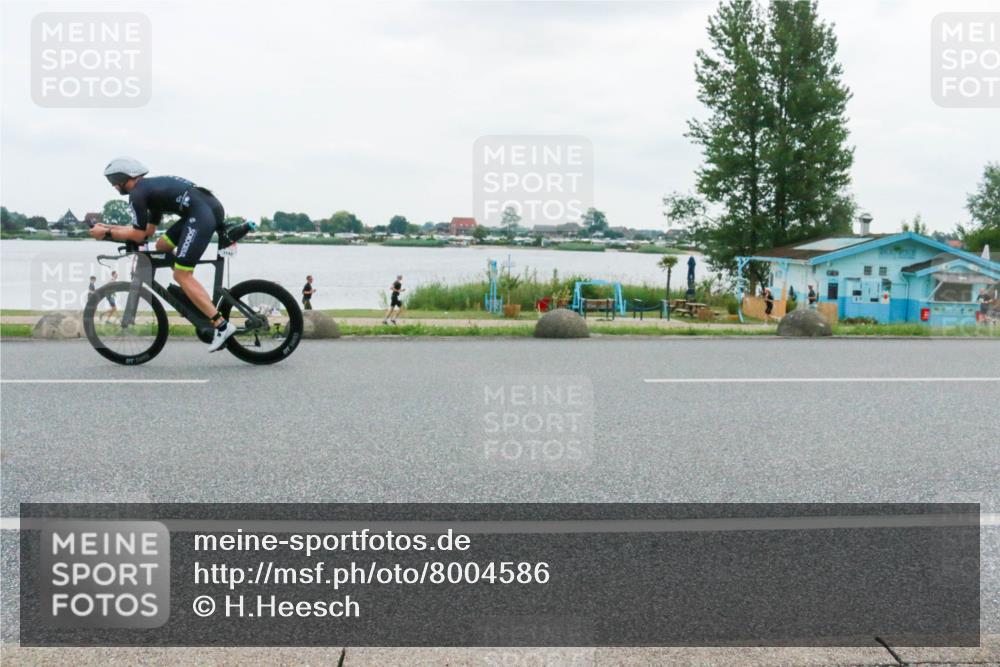21.06.2025 - 27. Vierlanden-Triathlon H.Heesch http://msf.ph/oto/8004586 15.06.2025 12:59:59 Radfahren 973, 1143 meine-sportfotos.de