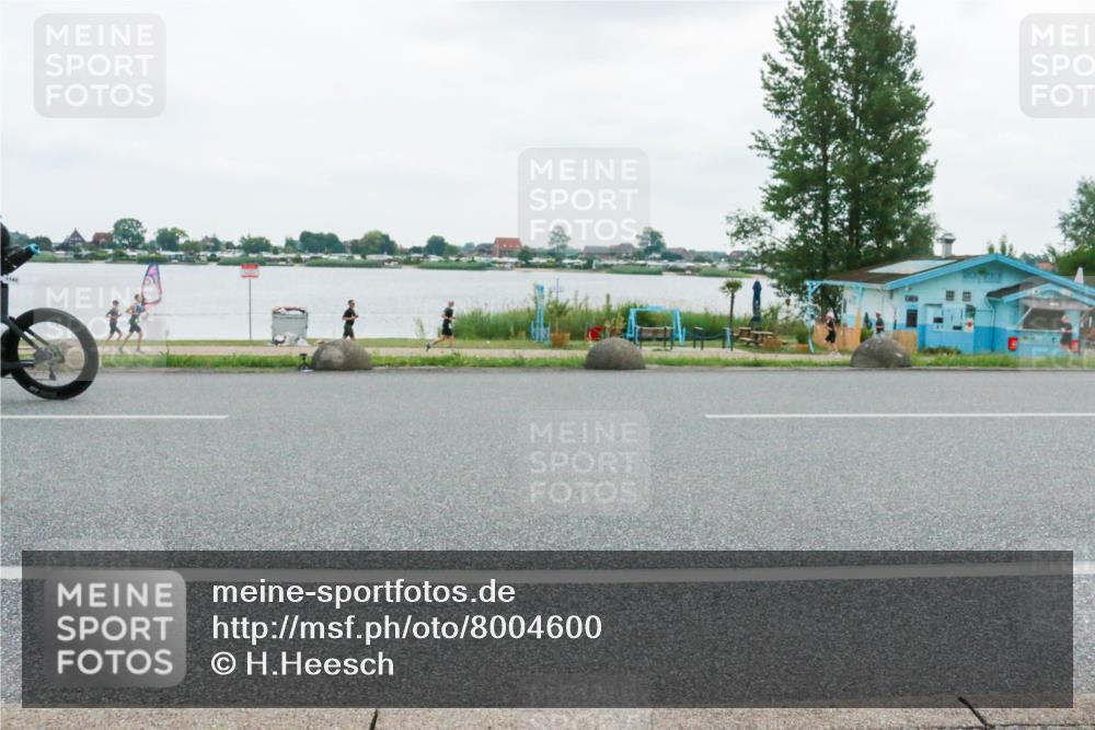 21.06.2025 - 27. Vierlanden-Triathlon H.Heesch http://msf.ph/oto/8004600 15.06.2025 12:59:59 Radfahren 973, 1143 meine-sportfotos.de
