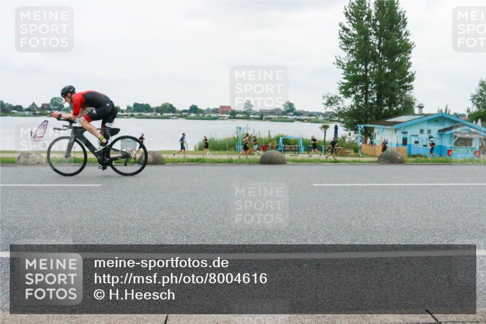 21.06.2025 - 27. Vierlanden-Triathlon H.Heesch http://msf.ph/oto/8004616 15.06.2025 13:00:04 Radfahren 1065, 1066, 1067, 1068, 1115, 1143 meine-sportfotos.de