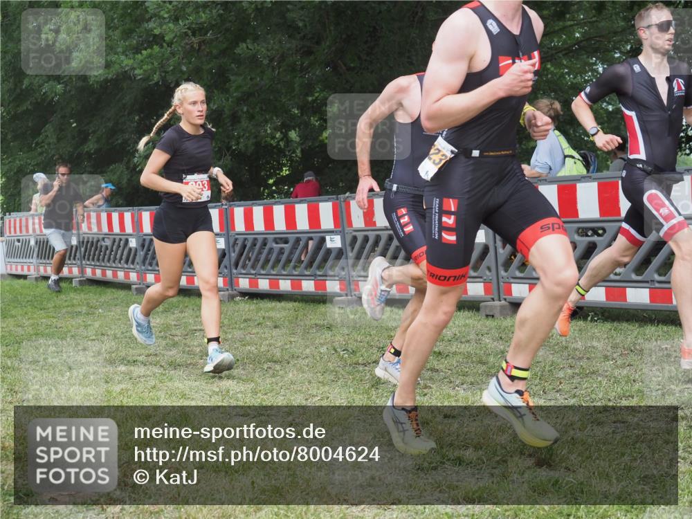 21.06.2025 - 27. Vierlanden-Triathlon KatJ http://msf.ph/oto/8004624 15.06.2025 12:57:57 Ziel 712, 1019, 1020, 1022, 1023 meine-sportfotos.de