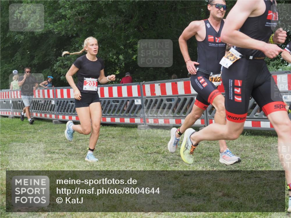 21.06.2025 - 27. Vierlanden-Triathlon KatJ http://msf.ph/oto/8004644 15.06.2025 12:57:57 Ziel 712, 1019, 1020, 1022, 1023 meine-sportfotos.de