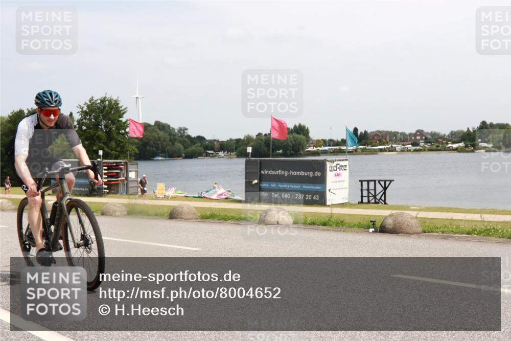 21.06.2025 - 27. Vierlanden-Triathlon H.Heesch http://msf.ph/oto/8004652 15.06.2025 11:55:27 Radfahren 835, 920, 960, 962, 982 meine-sportfotos.de
