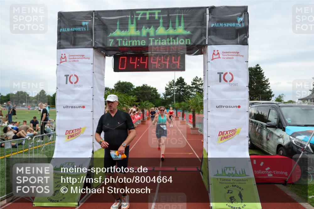 15.06.2025 - 7 Türme Triathlon Michael Strokosch http://msf.ph/oto/8004664 15.06.2025 14:44:44 Ziel 454, 581, 617 meine-sportfotos.de