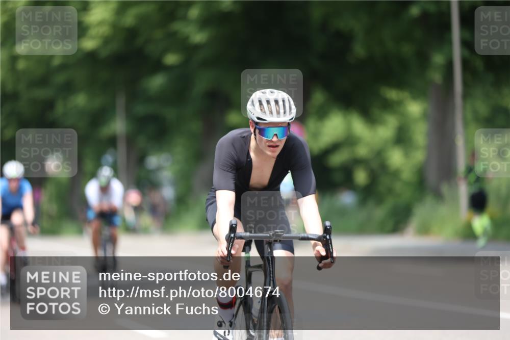 15.06.2025 - 7 Türme Triathlon Yannick Fuchs http://msf.ph/oto/8004674 15.06.2025 13:17:34 Radfahren 489, 543, 574, 590, 764, 800, 850, 894, 909 meine-sportfotos.de
