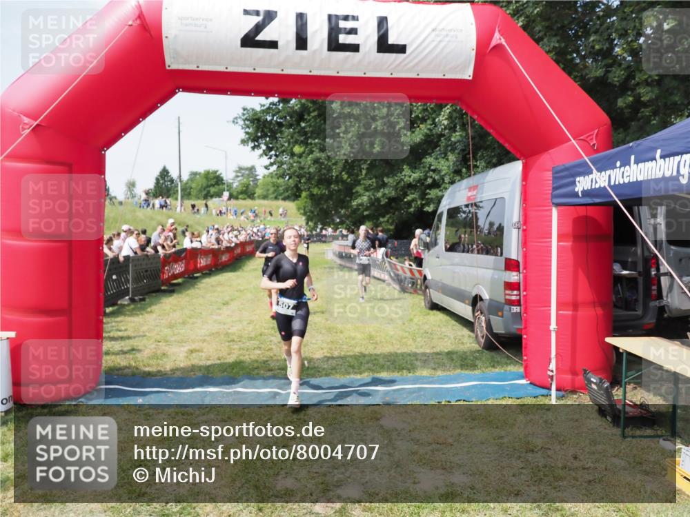 21.06.2025 - 27. Vierlanden-Triathlon MichiJ http://msf.ph/oto/8004707 15.06.2026 11:29:34 Ziel 263, 382, 507, 566 meine-sportfotos.de