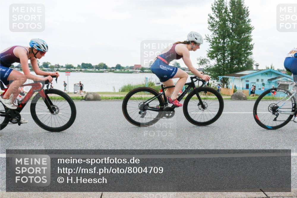 21.06.2025 - 27. Vierlanden-Triathlon H.Heesch http://msf.ph/oto/8004709 15.06.2025 13:00:08 Radfahren 1065, 1066, 1067, 1068, 1115 meine-sportfotos.de