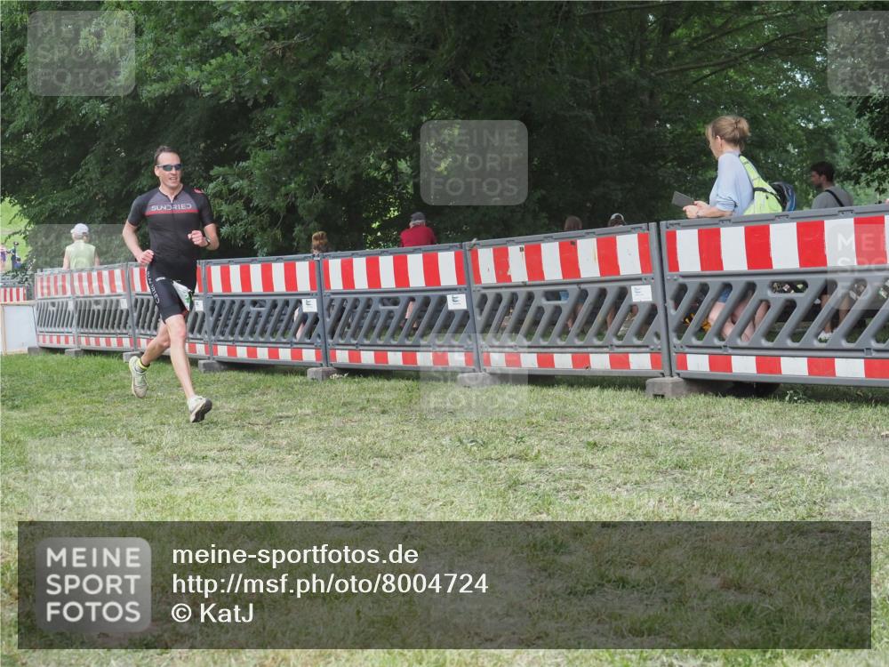 21.06.2025 - 27. Vierlanden-Triathlon KatJ http://msf.ph/oto/8004724 15.06.2025 12:58:06 Ziel 712 meine-sportfotos.de