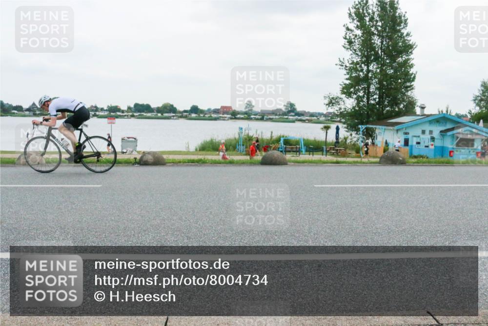 21.06.2025 - 27. Vierlanden-Triathlon H.Heesch http://msf.ph/oto/8004734 15.06.2025 13:00:18 Radfahren 1136, 1155 meine-sportfotos.de