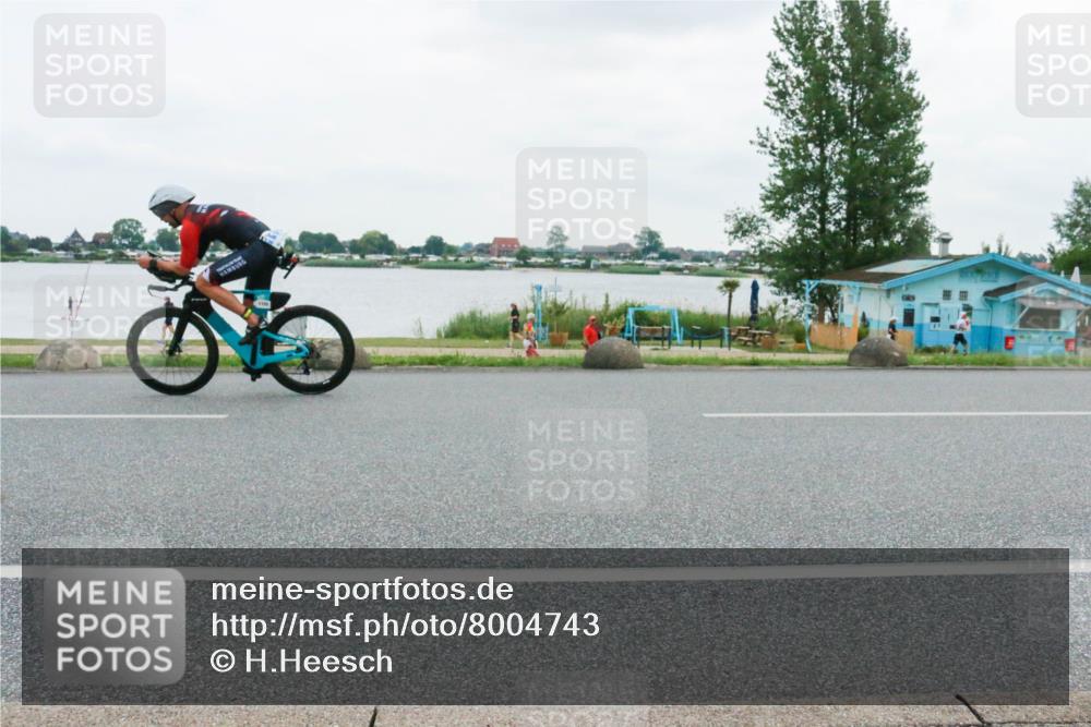 21.06.2025 - 27. Vierlanden-Triathlon H.Heesch http://msf.ph/oto/8004743 15.06.2025 13:00:19 Radfahren 1136, 1155 meine-sportfotos.de