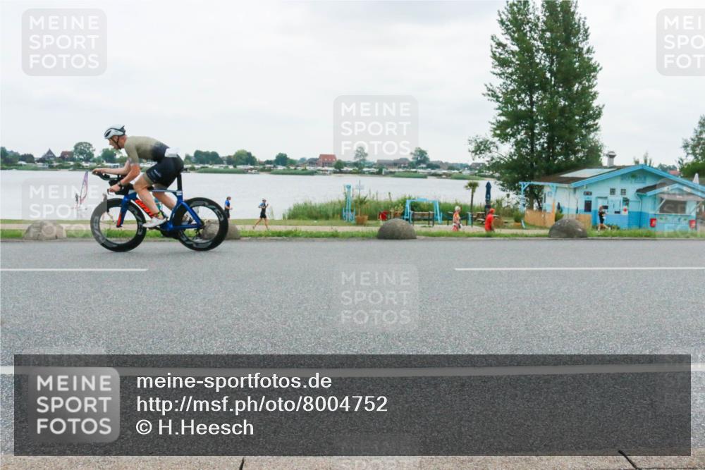 21.06.2025 - 27. Vierlanden-Triathlon H.Heesch http://msf.ph/oto/8004752 15.06.2025 13:00:25 Radfahren 1112, 1128, 1136, 1155 meine-sportfotos.de