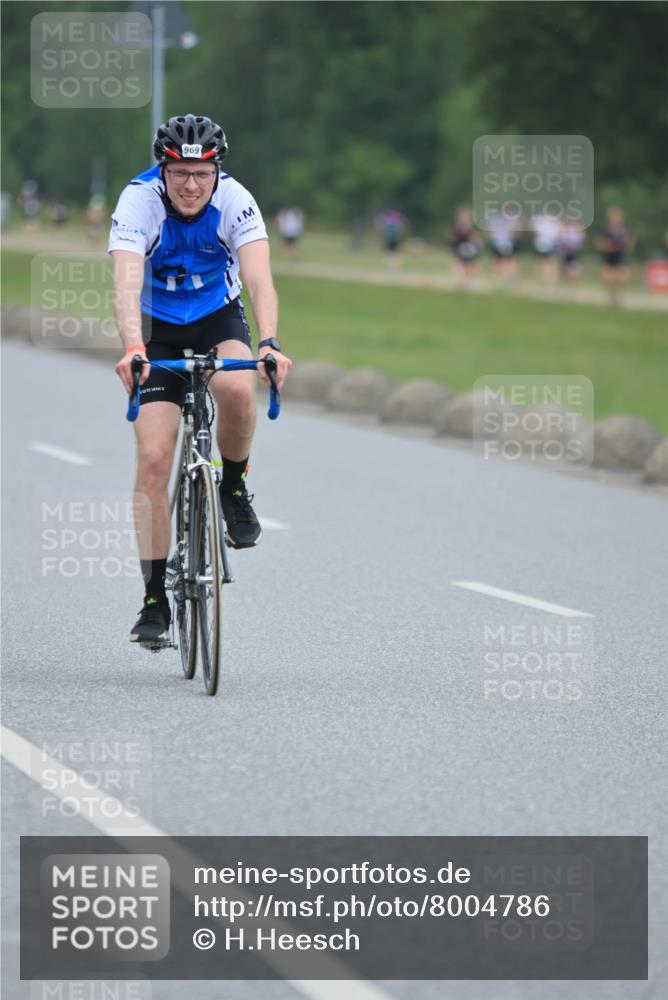 21.06.2025 - 27. Vierlanden-Triathlon H.Heesch http://msf.ph/oto/8004786 15.06.2025 12:52:18 Radfahren 969, 1400 meine-sportfotos.de