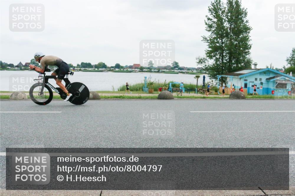 21.06.2025 - 27. Vierlanden-Triathlon H.Heesch http://msf.ph/oto/8004797 15.06.2025 13:00:30 Radfahren 1058, 1059, 1060, 1112, 1120, 1123, 1128, 1146, 1161 meine-sportfotos.de
