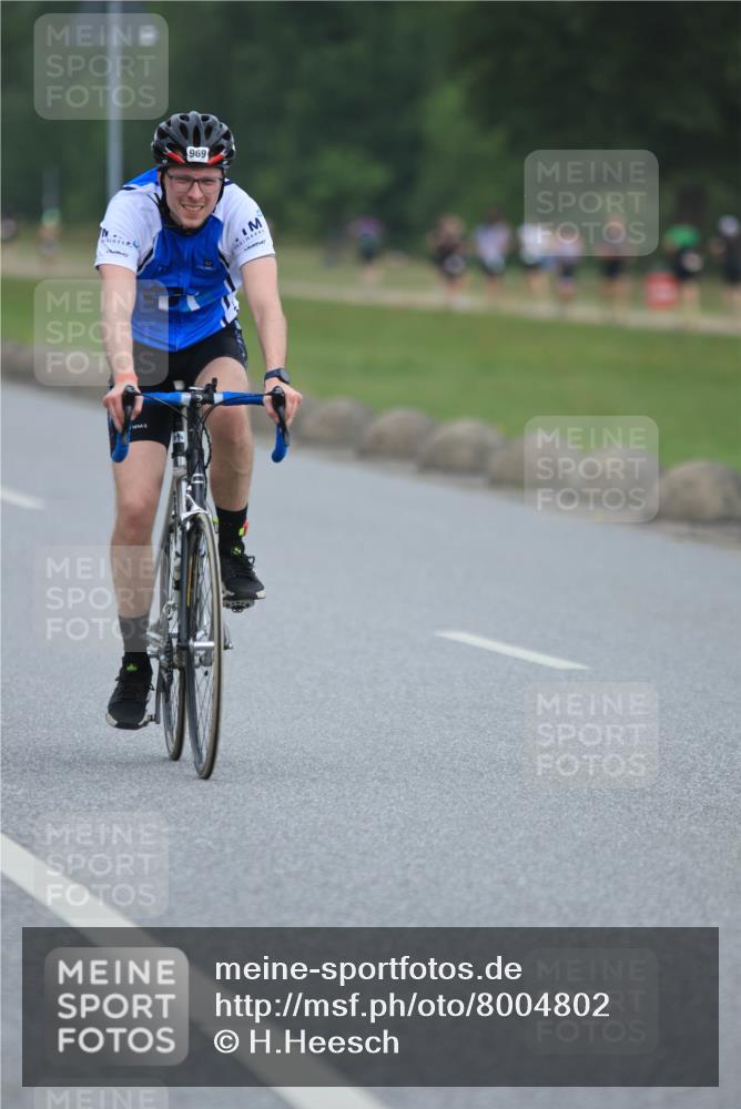 21.06.2025 - 27. Vierlanden-Triathlon H.Heesch http://msf.ph/oto/8004802 15.06.2025 12:52:18 Radfahren 969, 1400 meine-sportfotos.de