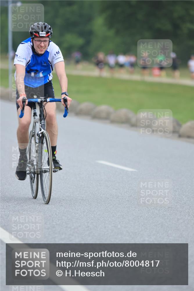 21.06.2025 - 27. Vierlanden-Triathlon H.Heesch http://msf.ph/oto/8004817 15.06.2025 12:52:18 Radfahren 969, 1400 meine-sportfotos.de