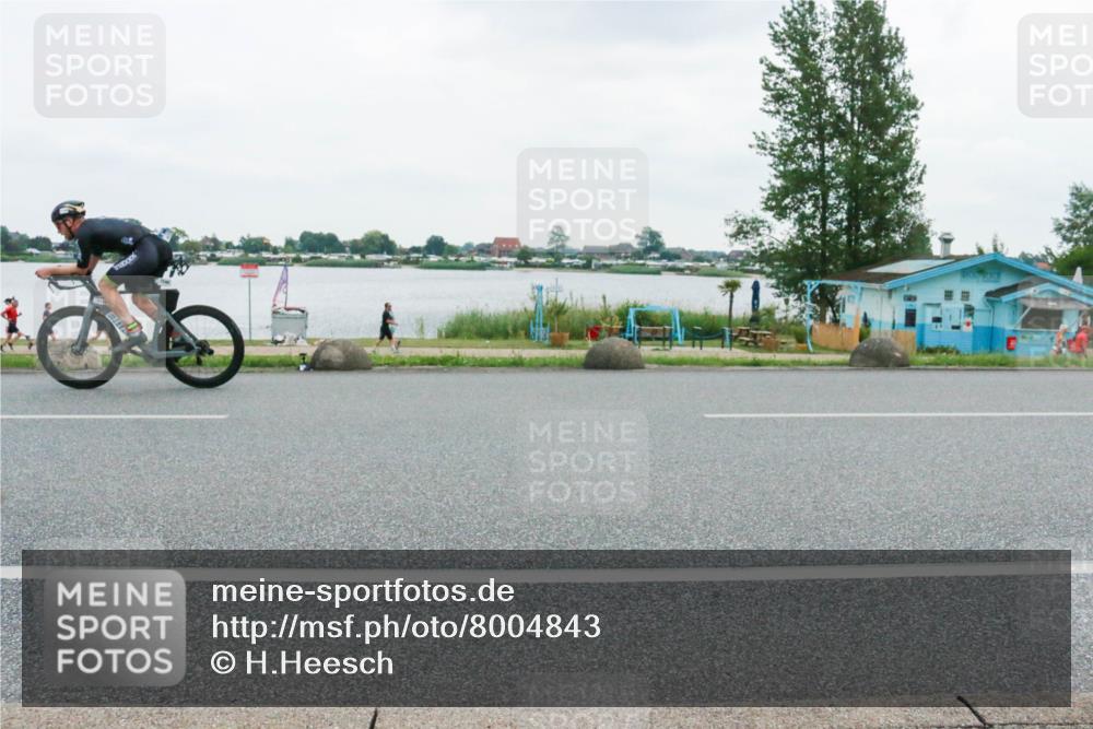 21.06.2025 - 27. Vierlanden-Triathlon H.Heesch http://msf.ph/oto/8004843 15.06.2025 13:00:42 Radfahren 742, 1098, 1148 meine-sportfotos.de