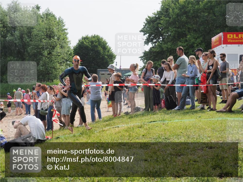 15.06.2025 - 27. Vierlanden-Triathlon KatJ http://msf.ph/oto/8004847 15.06.2025 10:03:52 Schwimmen 377, 425, 432, 436, 439, 1398 meine-sportfotos.de