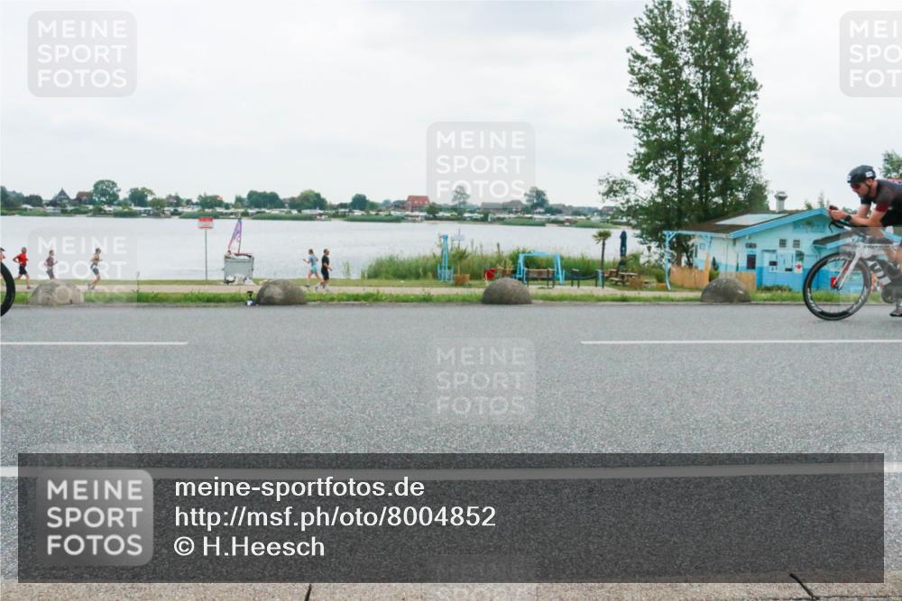 21.06.2025 - 27. Vierlanden-Triathlon H.Heesch http://msf.ph/oto/8004852 15.06.2025 13:00:42 Radfahren 742, 1098, 1148 meine-sportfotos.de