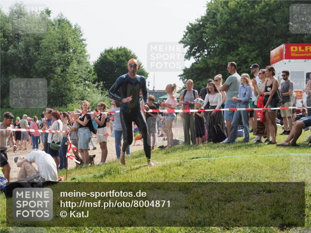 15.06.2025 - 27. Vierlanden-Triathlon KatJ http://msf.ph/oto/8004871 15.06.2025 10:03:53 Schwimmen 377, 425, 427, 432, 436, 439, 1398 meine-sportfotos.de