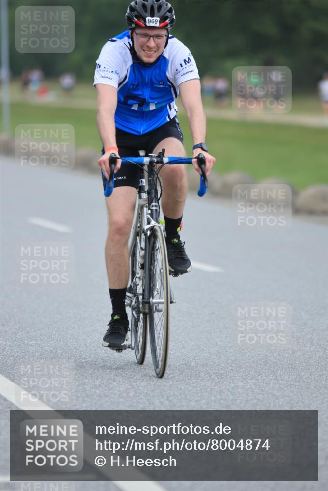 21.06.2025 - 27. Vierlanden-Triathlon H.Heesch http://msf.ph/oto/8004874 15.06.2025 12:52:19 Radfahren 969, 1400 meine-sportfotos.de