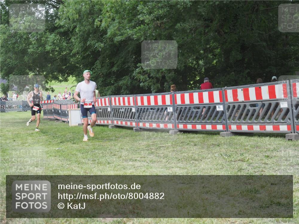 21.06.2025 - 27. Vierlanden-Triathlon KatJ http://msf.ph/oto/8004882 15.06.2025 12:58:21 Ziel 3, 11, 1034, 1035, 1036, 1037 meine-sportfotos.de