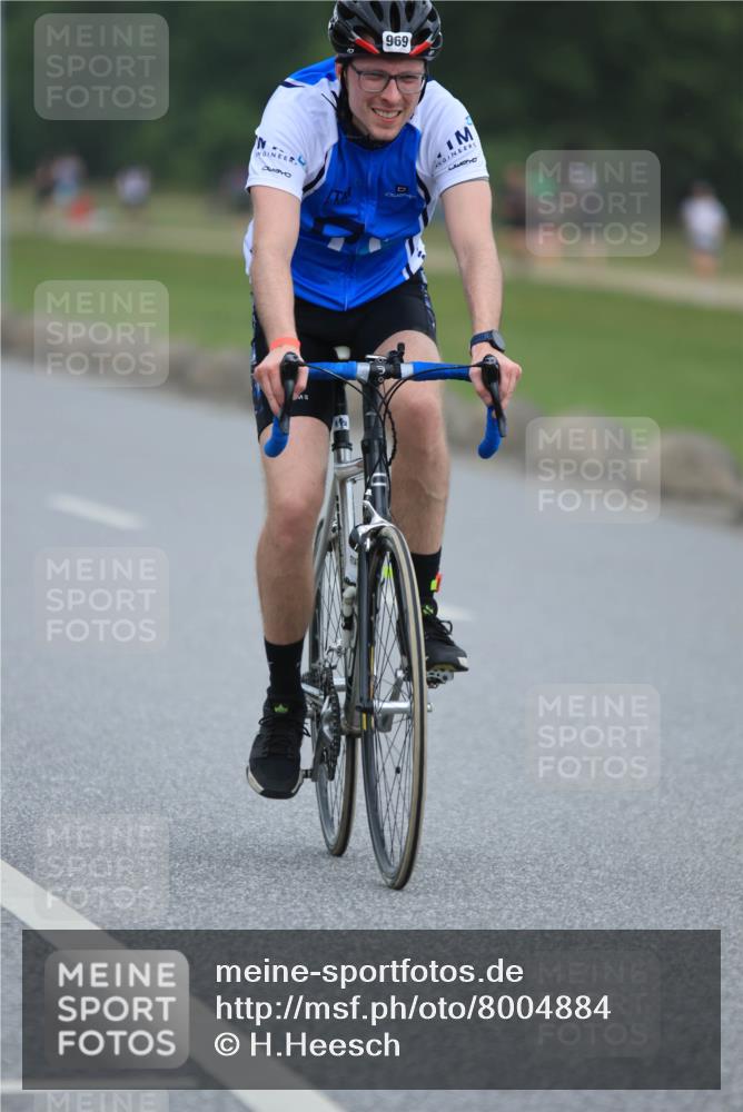 21.06.2025 - 27. Vierlanden-Triathlon H.Heesch http://msf.ph/oto/8004884 15.06.2025 12:52:19 Radfahren 969, 1400 meine-sportfotos.de