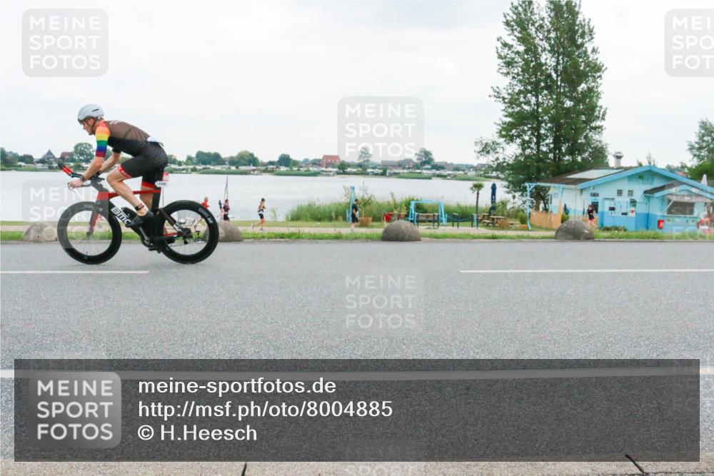 21.06.2025 - 27. Vierlanden-Triathlon H.Heesch http://msf.ph/oto/8004885 15.06.2025 13:00:45 Radfahren 742, 1098, 1104, 1108, 1148 meine-sportfotos.de
