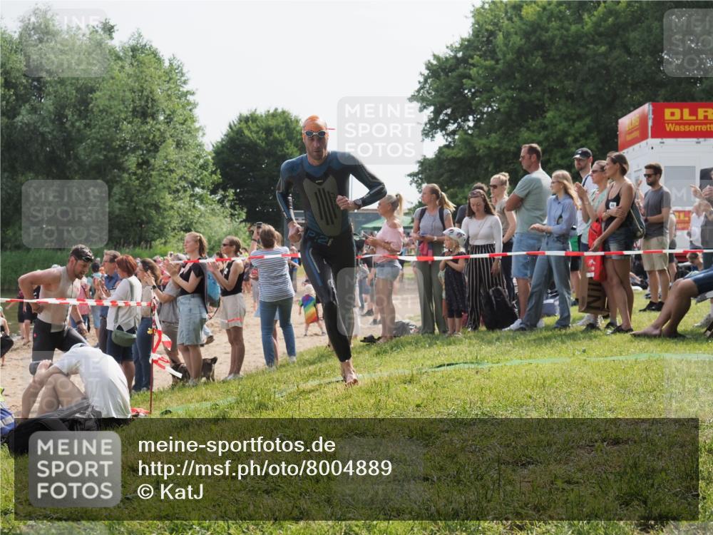 15.06.2025 - 27. Vierlanden-Triathlon KatJ http://msf.ph/oto/8004889 15.06.2025 10:03:53 Schwimmen 377, 425, 427, 432, 436, 439, 1398 meine-sportfotos.de
