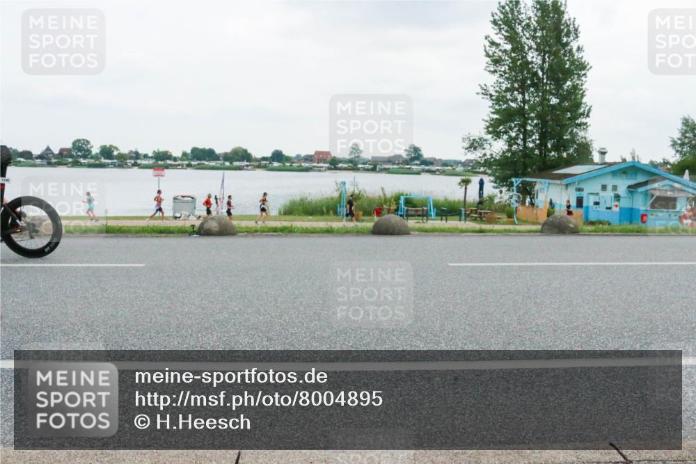 21.06.2025 - 27. Vierlanden-Triathlon H.Heesch http://msf.ph/oto/8004895 15.06.2025 13:00:45 Radfahren 742, 1098, 1104, 1108, 1148 meine-sportfotos.de