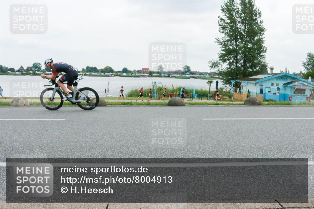 21.06.2025 - 27. Vierlanden-Triathlon H.Heesch http://msf.ph/oto/8004913 15.06.2025 13:00:47 Radfahren 742, 1098, 1104, 1108, 1148 meine-sportfotos.de