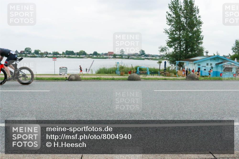 21.06.2025 - 27. Vierlanden-Triathlon H.Heesch http://msf.ph/oto/8004940 15.06.2025 13:00:51 Radfahren 1104, 1108, 1110, 1134 meine-sportfotos.de