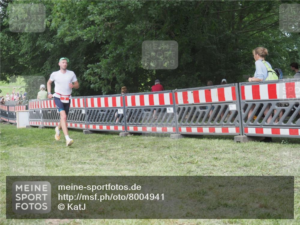 21.06.2025 - 27. Vierlanden-Triathlon KatJ http://msf.ph/oto/8004941 15.06.2025 12:58:21 Ziel 3, 11, 1034, 1035, 1036, 1037 meine-sportfotos.de