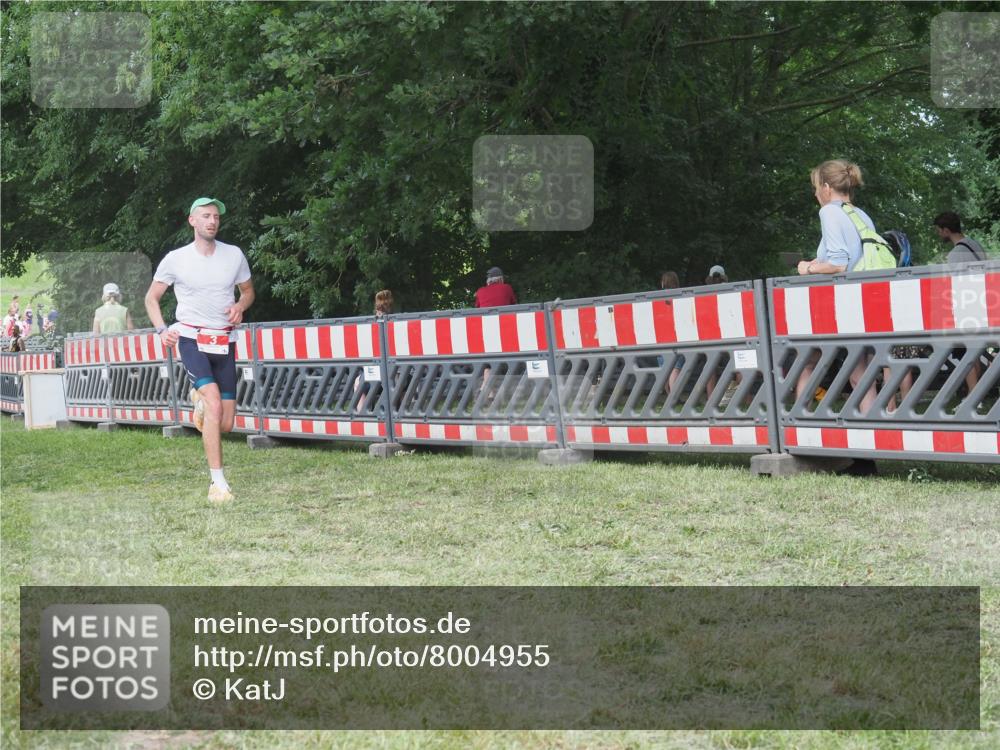 21.06.2025 - 27. Vierlanden-Triathlon KatJ http://msf.ph/oto/8004955 15.06.2025 12:58:21 Ziel 3, 11, 1034, 1035, 1036, 1037 meine-sportfotos.de