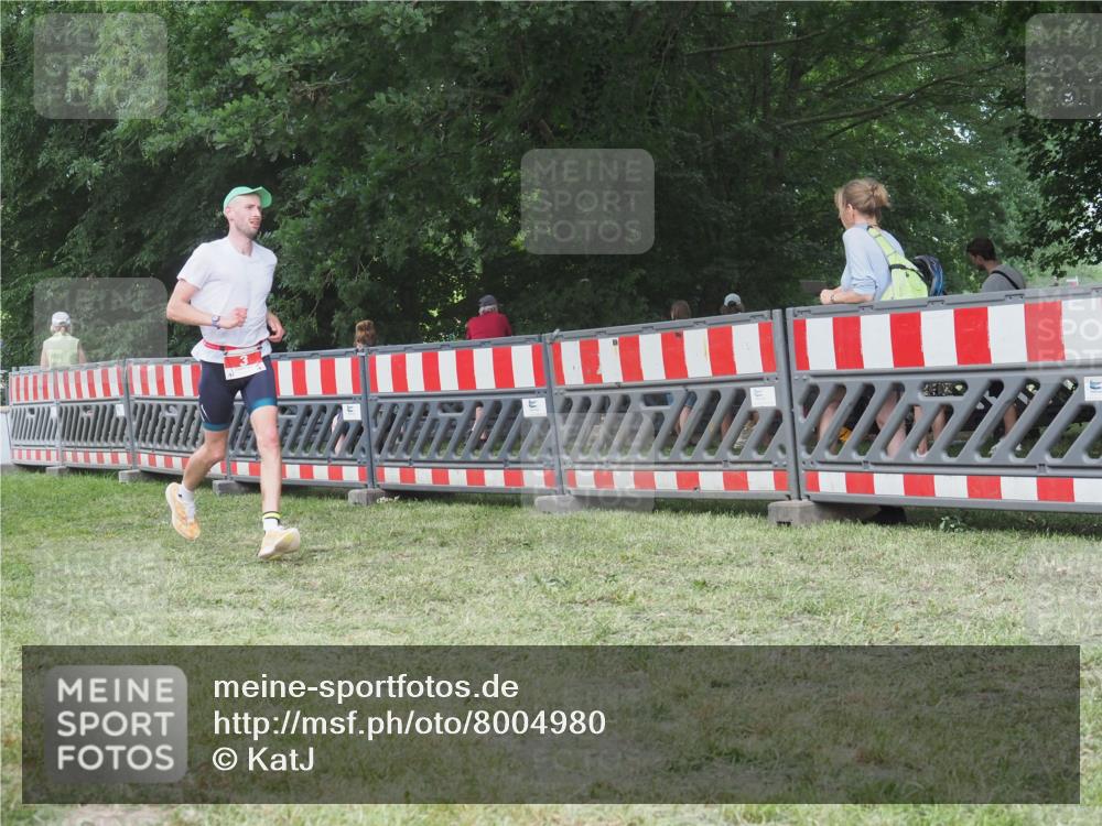 21.06.2025 - 27. Vierlanden-Triathlon KatJ http://msf.ph/oto/8004980 15.06.2025 12:58:21 Ziel 3, 11, 1034, 1035, 1036, 1037 meine-sportfotos.de