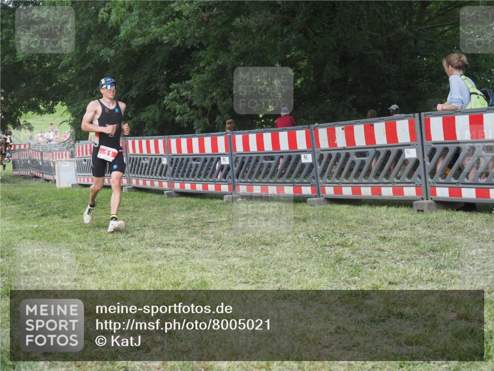 21.06.2025 - 27. Vierlanden-Triathlon KatJ http://msf.ph/oto/8005021 15.06.2025 12:58:23 Ziel 3, 11, 736, 1034, 1035, 1036, 1037 meine-sportfotos.de