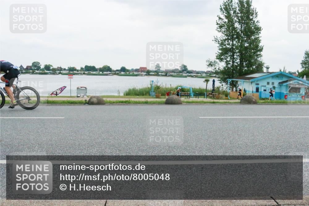 21.06.2025 - 27. Vierlanden-Triathlon H.Heesch http://msf.ph/oto/8005048 15.06.2025 13:01:17 Radfahren 1097, 1113, 1132 meine-sportfotos.de