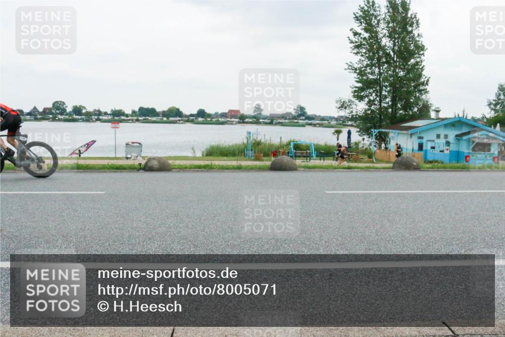 21.06.2025 - 27. Vierlanden-Triathlon H.Heesch http://msf.ph/oto/8005071 15.06.2025 13:01:19 Radfahren 1097, 1113, 1132, 1149 meine-sportfotos.de