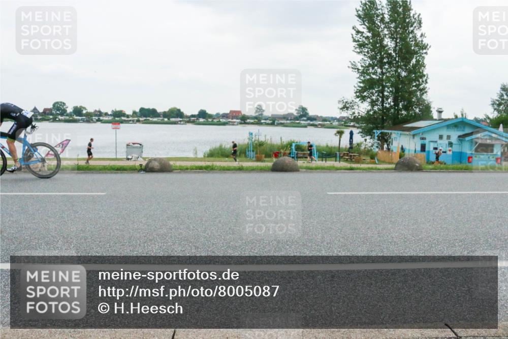 21.06.2025 - 27. Vierlanden-Triathlon H.Heesch http://msf.ph/oto/8005087 15.06.2025 13:01:21 Radfahren 1097, 1105, 1113, 1132, 1149 meine-sportfotos.de