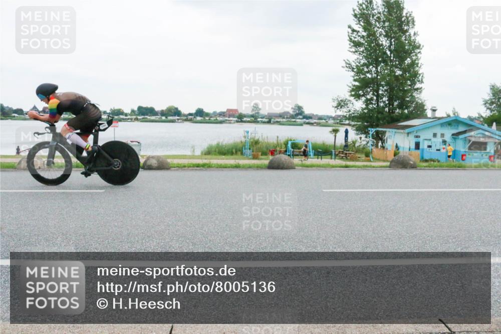 21.06.2025 - 27. Vierlanden-Triathlon H.Heesch http://msf.ph/oto/8005136 15.06.2025 13:01:28 Radfahren 1099, 1101, 1105 meine-sportfotos.de