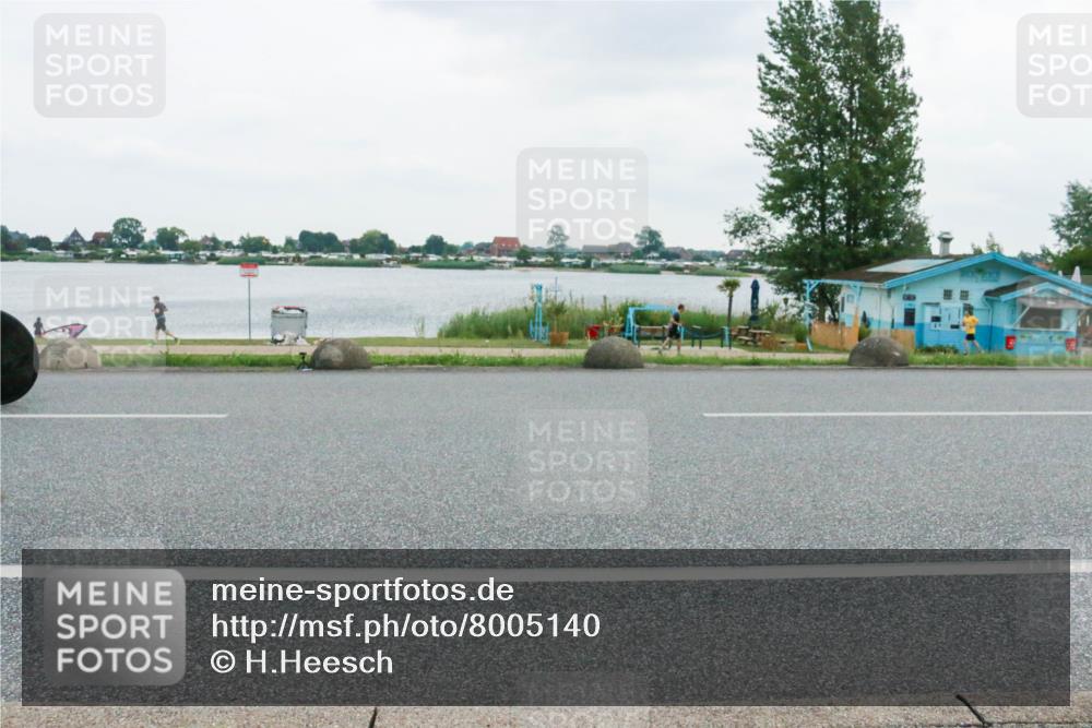 21.06.2025 - 27. Vierlanden-Triathlon H.Heesch http://msf.ph/oto/8005140 15.06.2025 13:01:28 Radfahren 1099, 1101, 1105 meine-sportfotos.de