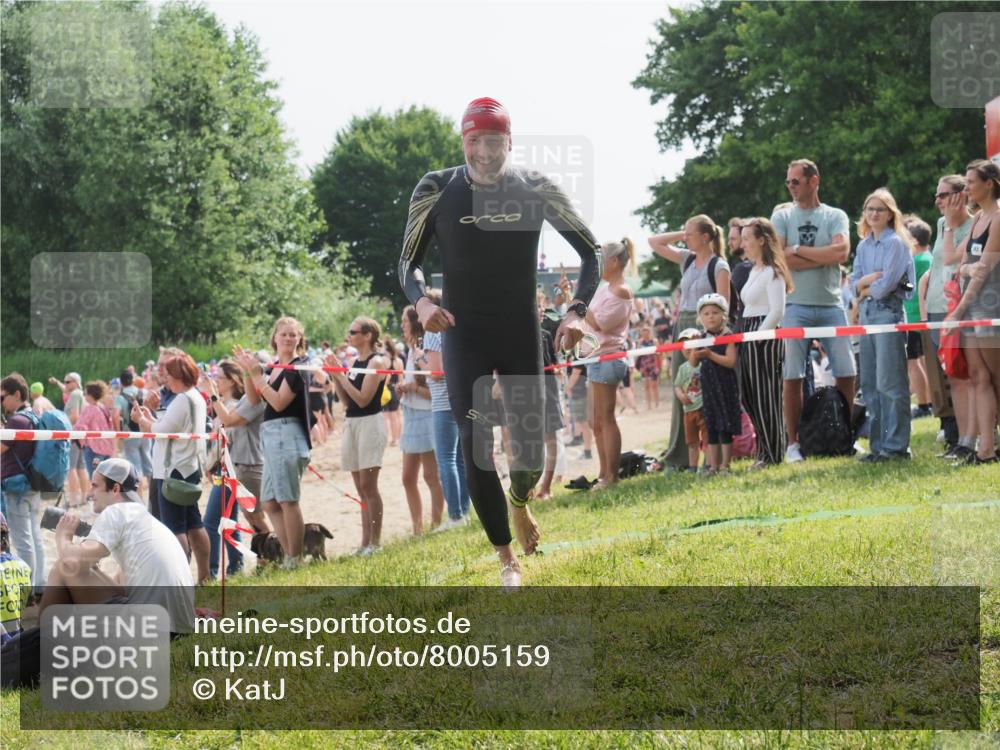 15.06.2025 - 27. Vierlanden-Triathlon KatJ http://msf.ph/oto/8005159 15.06.2025 10:04:15 Schwimmen 411, 416, 453, 464 meine-sportfotos.de