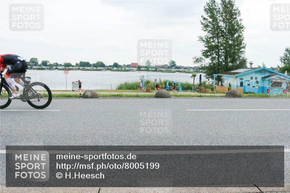 21.06.2025 - 27. Vierlanden-Triathlon H.Heesch http://msf.ph/oto/8005199 15.06.2025 13:01:40 Radfahren 1119 meine-sportfotos.de